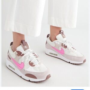 Nike Women's Air Max 90 Futura Casual Sneakers sz 6